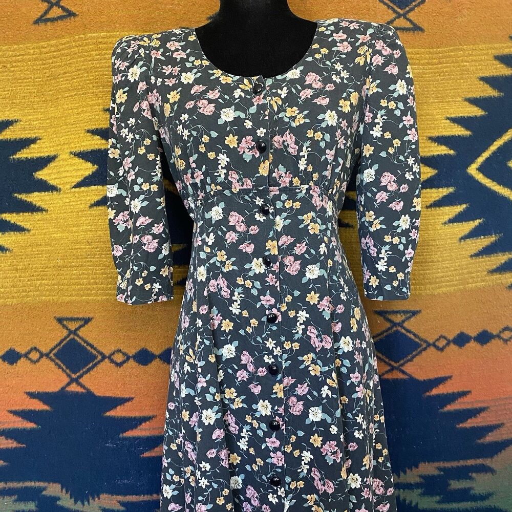 Vintage Paquette Too Black Floral Midi Button Up Dress. Rayon. USA. Size 8! Boho
